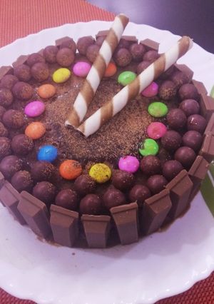 A picture of Chocolate decadent cake.