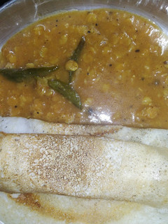 அரைச்சுவிட்ட சாம்பார் (Arachi Vitta Sambar Recipe in tamil) செய்முறை முக்கிய புகைப்படம்