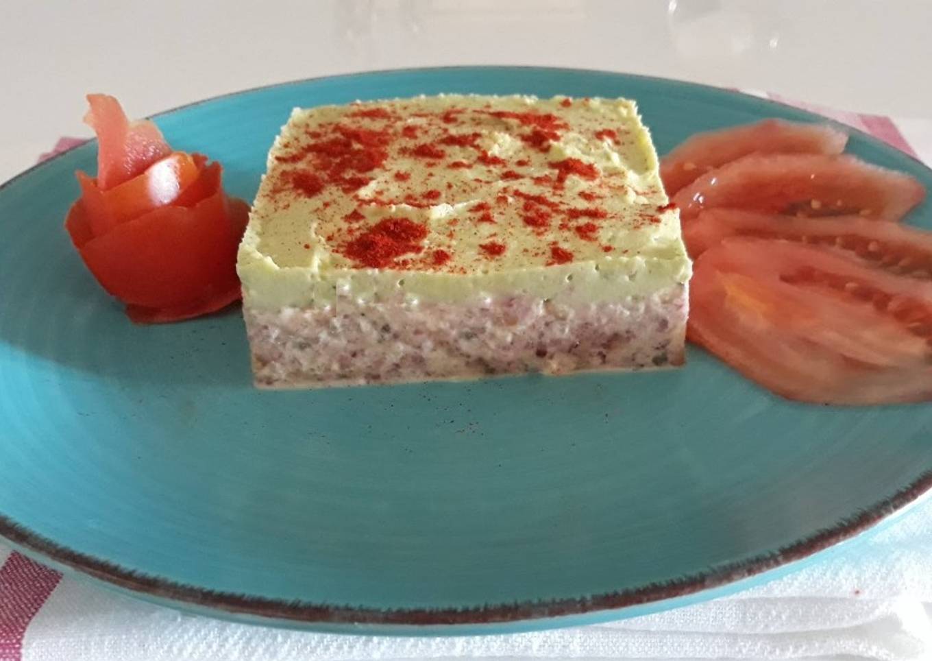 Tartar de salchichón y aguacate