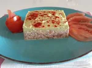 Foto principal de Tartar de salchichón y aguacate