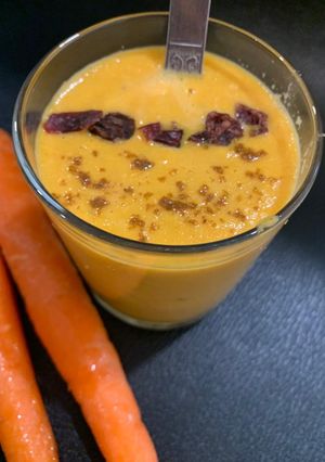 કેરેટ ઓરેન્જ સ્મૂધી (Carrot Orange Smoothie Recipe In Gujarati) રેસીપી મુખ્ય ફોટો