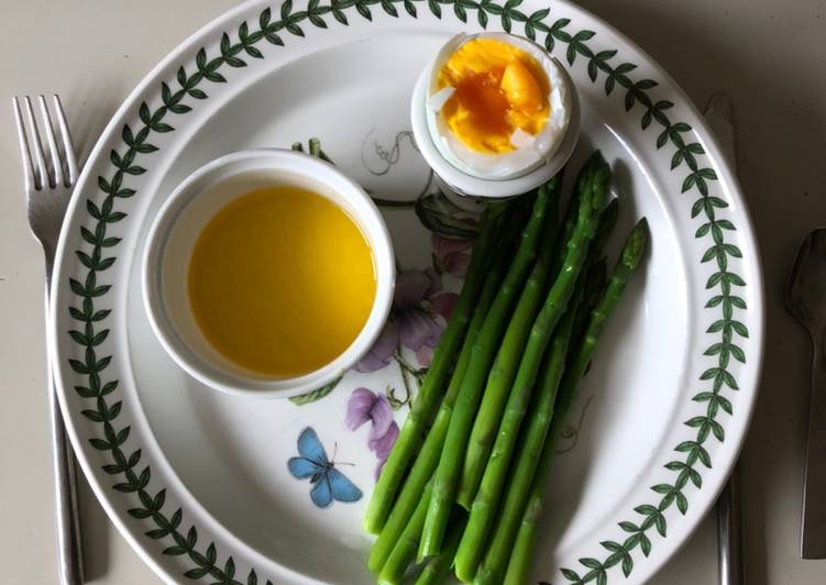 Steps to Prepare Perfect Asparagus and Duck’s Egg