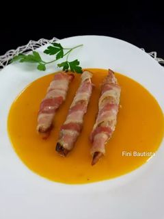 Una foto de Caballa al horno con panceta y calabaza