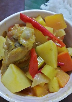 A picture of Chicken Curry.