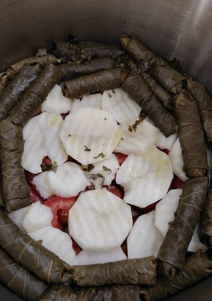 صورة لوصفة ورق عنب بزيت الزيتون والليمون