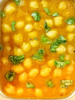 चना मदरा (chana madra recipe in Hindi) रेसिपी मुख्य फोटो