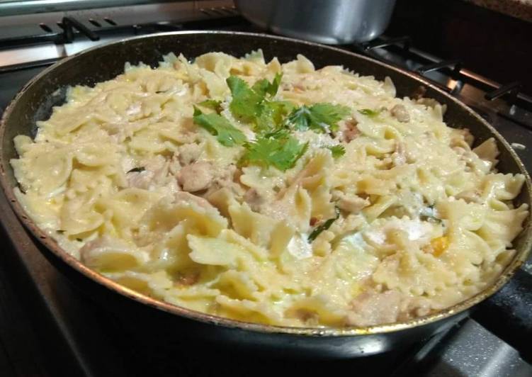How to Make Homemade Chicken and Bacon Creamy Pasta