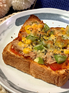美味早餐新選擇!鮪魚玉米青椒吐司披薩 的食譜成品照片
