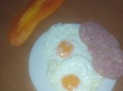 Una foto de postres de papaya