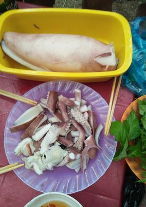 Hình của món Mực lá lùa, nhúng nước dừa.