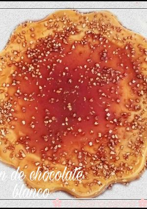 Una foto de Flan de chocolate blanco