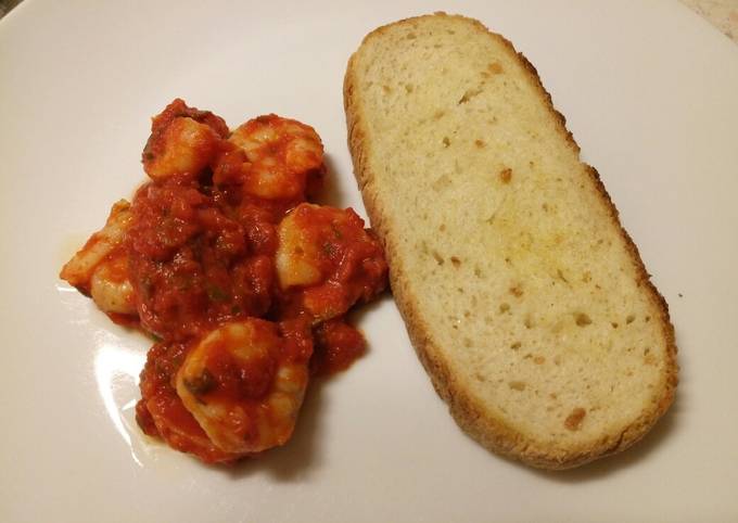 Spicy prawns with garlic bruschetta