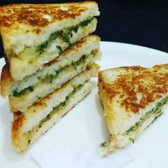 A picture of Potato sandwich ❤️.