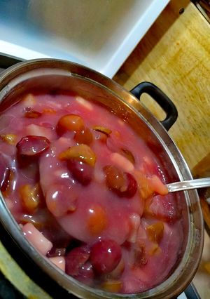 Gyümölcs mártás, sertés hússal recept fotója