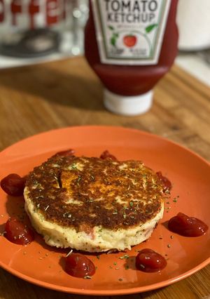 A picture of Mashed Potato Patties.