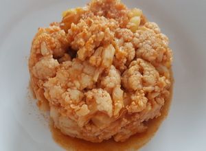 Foto principal de Coliflor rehogada con ajo y pimentón