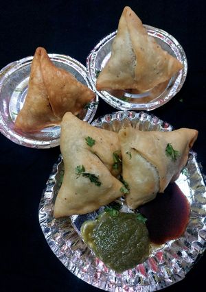समोसे (Samose) recipe in hindi रेसिपी मुख्य फोटो
