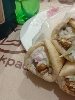 A picture of Chicken Shawarma 🌯🌮🌯.