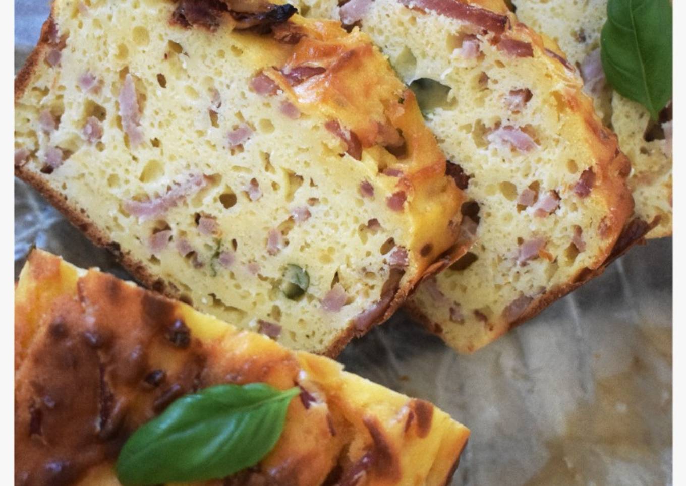 Cake à la ricotta tomates séchées jambon et basilic