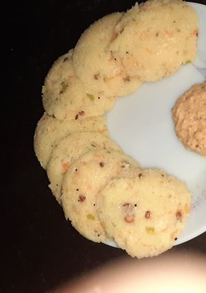 A picture of Sooji idli.