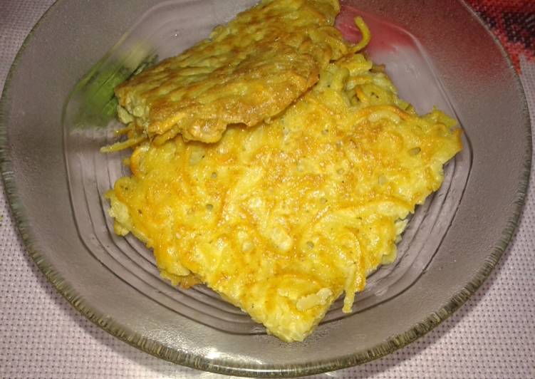 Resep Omelet mie (darmi) sederhana tapi enak yang Enak Banget