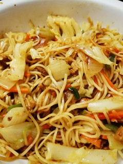 Una foto de Chow Mein de Costilla Dulce de Cerdo
