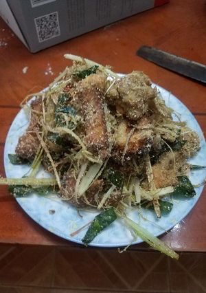 Hình của món Chân gà rang muối.