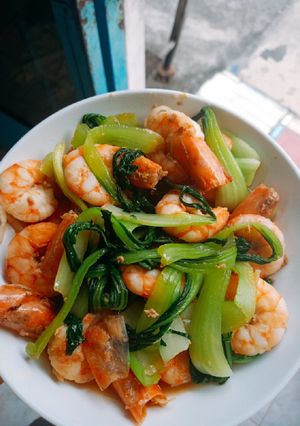 Hình của món Tôm xào cải thìa.