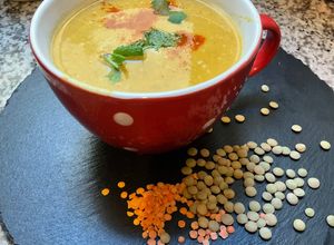 Une photo de 🧄🫚🫜🪔Velouté aux 2 lentilles🥣🏺