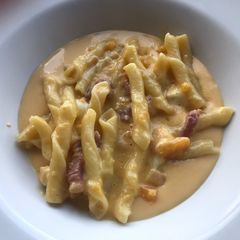 A picture of Pasta with pumpkin.
