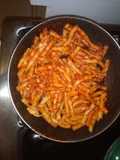 Pasta Macarrones con concentrado de tomate