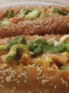 हॉट-डॉग पिज़्ज़ा(Hot dog pizza recipe in Hindi) रेसिपी मुख्य फोटो