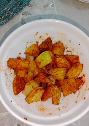 आलू चाट (aloo chaat recipe in Hindi) रेसिपी मुख्य फोटो