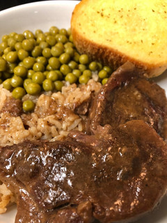A picture of Steak and Gravy.