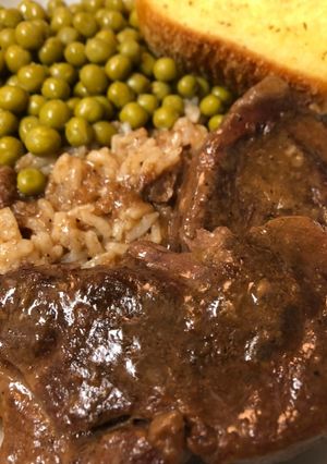 A picture of Steak and Gravy.