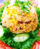 Cơm chiên cá cơm chay và rau củ