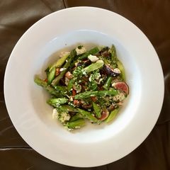 A picture of Asparagi con Fichi e Pesto (always sounds good in Italian).