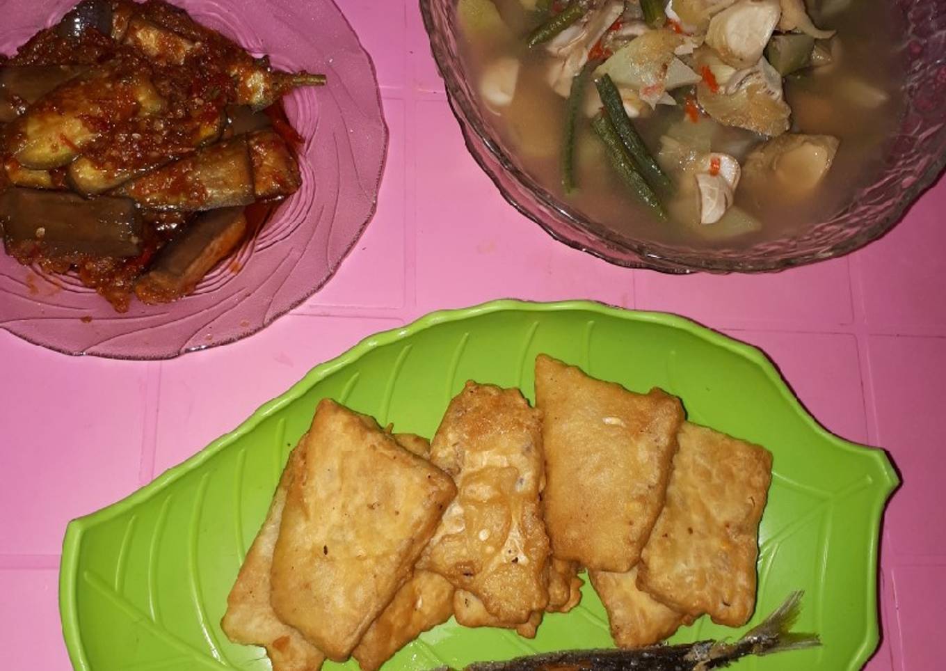 Sayur asem,sambal terong,tempe dan ikan pindang