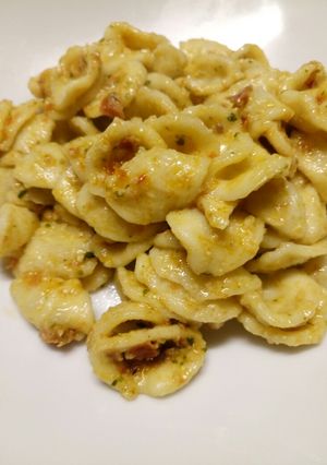 A picture of Pasta with Sicilian pesto.