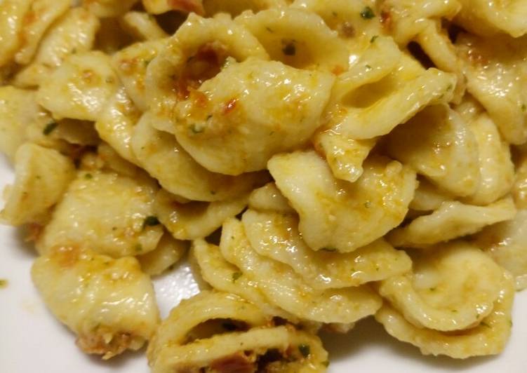 Pasta with Sicilian pesto