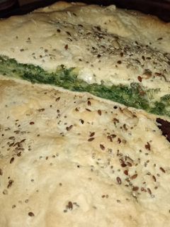 Una foto de Tarta de acelga en crudo Super fácil 🥬🥬🥬🥬🫑🫑