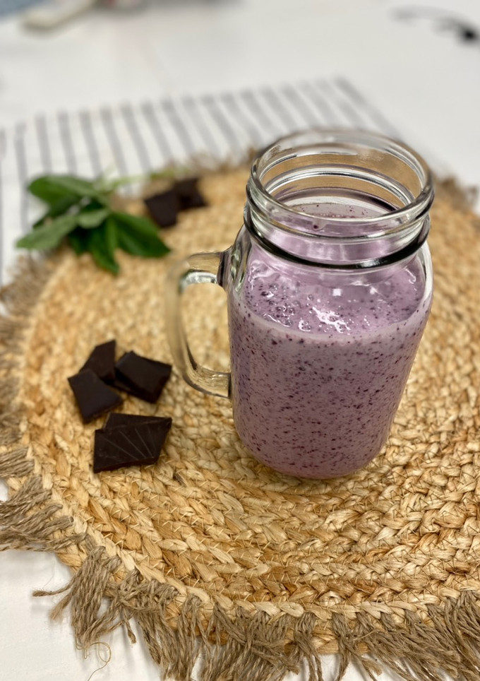 Una foto de Smoothie de frambuesa y arándanos sin azúcar