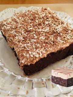 عکسی از دستور کیک خیس شکلاتی🍫🥧