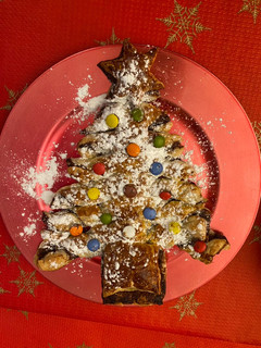 Una foto de Árbol de Navidad hojaldre y Nutella 🎄