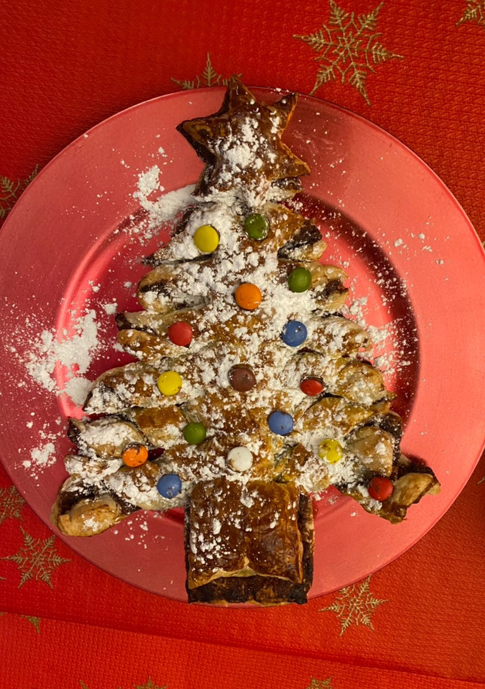 Una foto de Árbol de Navidad hojaldre y Nutella 🎄