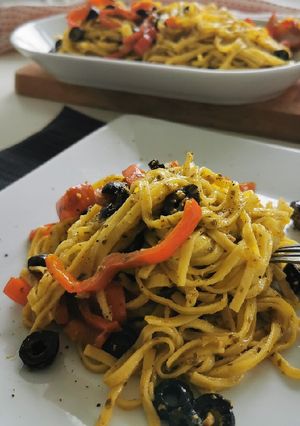 O poză a rețetei Pastă cu sos pesto și ardeii.