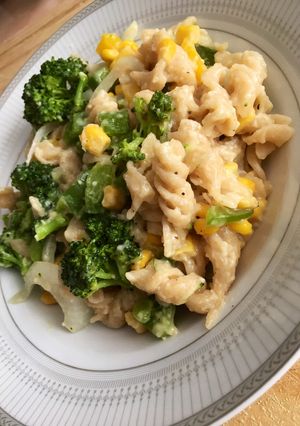 Una foto de Pasta integral con verduras 🌽