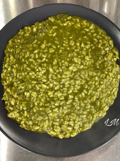 Una foto de Arroz verde en olla GM