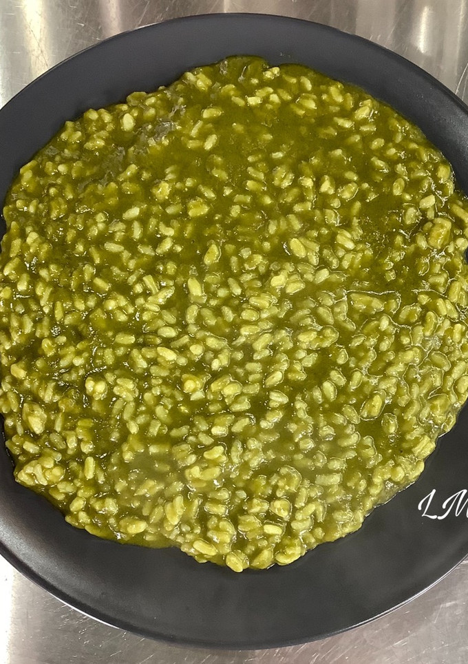 Una foto de Arroz verde en olla GM