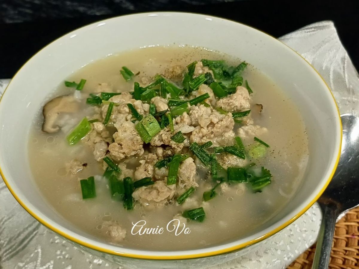Cháo hạt sen nấm hương